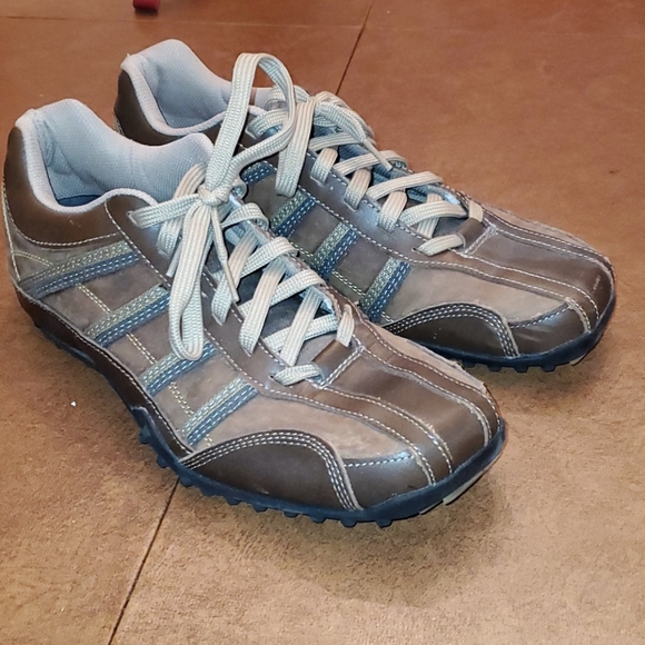 Sketcher shoes That are styled like doc Martin's - Picture 2 of 8